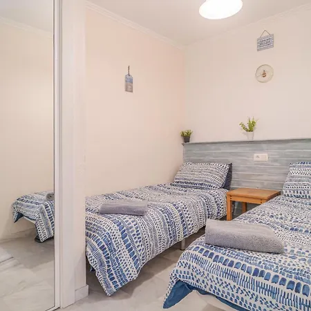 Appartement 2 Bedroom Lovely In Roquetas de Mar