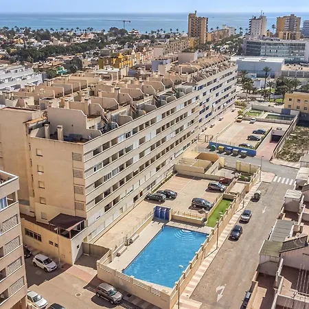 2 Bedroom Lovely In Appartement